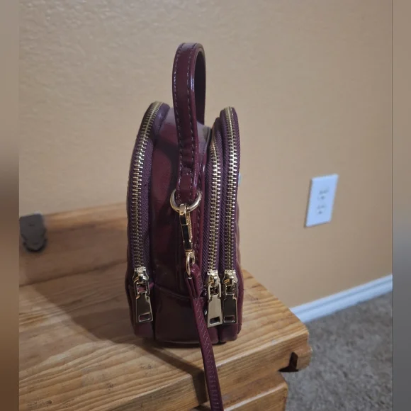 Elegant Burgundy Quilted Crossbody Bag - Picture 2 of 2